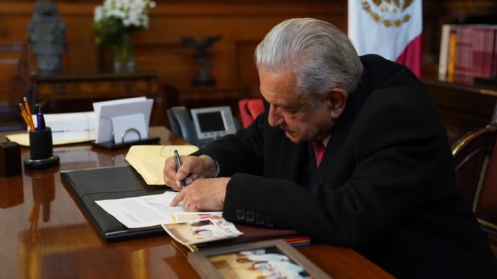 AMLO publica sentencia del Tribunal; lo amenazan con arrestar a Jesús Ramírez