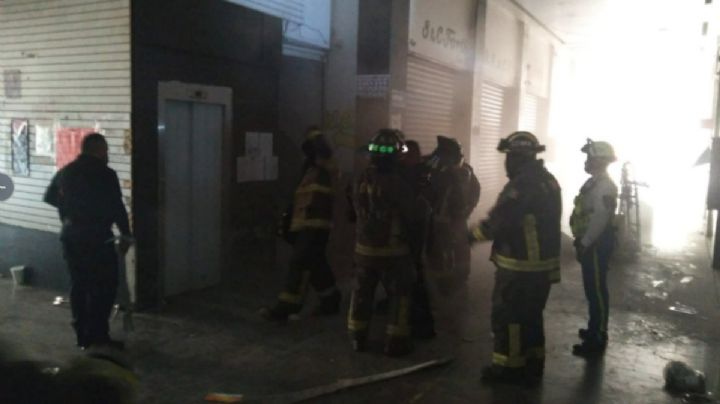 CDMX: reportan fuerte incendio en el Centro Histórico; evacuan a 200 personas