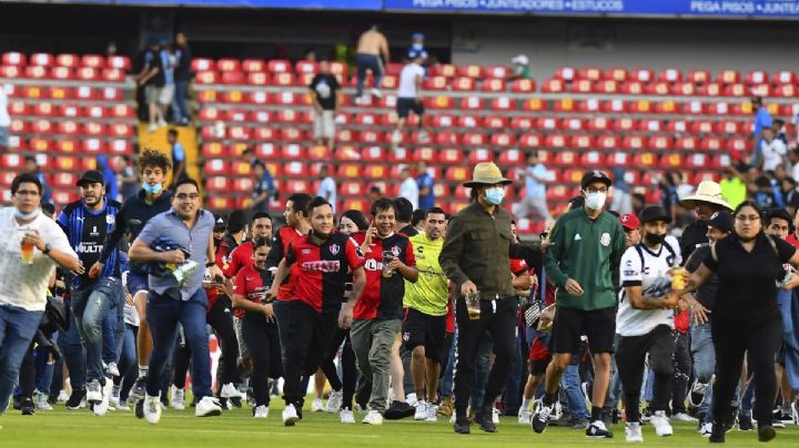 Querétaro vs. Atlas: ¿con cuánto multarían a "Los Gallos" tras batalla campal?