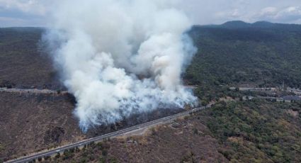 Incendio en la México-Cuernavaca desata caos vial en la salida de CDMX