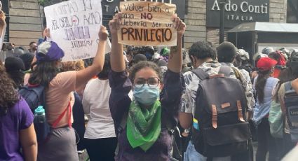 CDMX: colectivos feministas marchan hacia el Zócalo por desaparición de mujeres