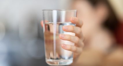 Agua natural vs. agua mineral: Mitos y verdades para saber cuál es más saludable