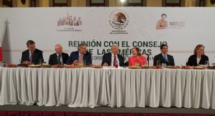 AMLO arma "comilona" nocturna con empresarios de EU