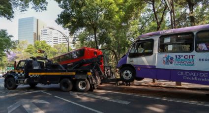 Choque de Metrobús fue por "distracción" del conductor de camión: Semovi