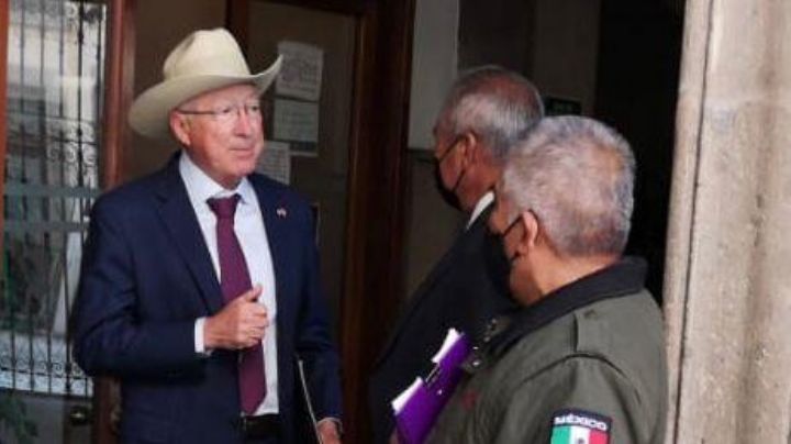 Embajador Ken Salazar llega a Palacio… pero AMLO ya no estaba