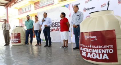 Crisis de agua: Entregan tinacos en escuelas de Escobedo