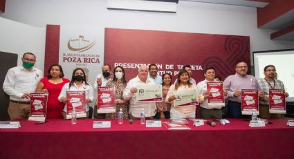 Ayuntamiento y empresarios presentan la Tarjeta Juventud