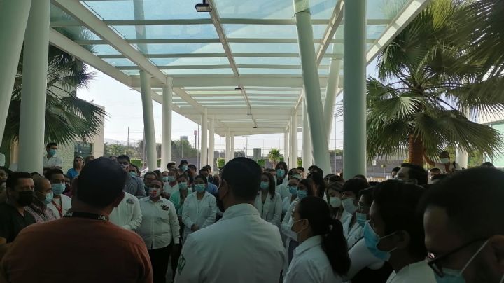 IMSS 58 de León, el más moderno del estado, atiende a manifestantes