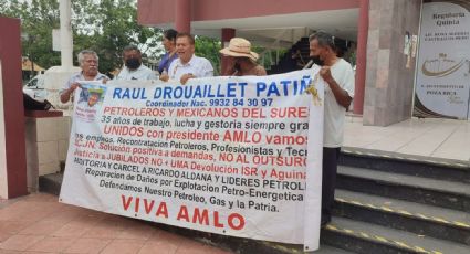 Jubilados protestan por la defensa de los derechos laborales de petroleros