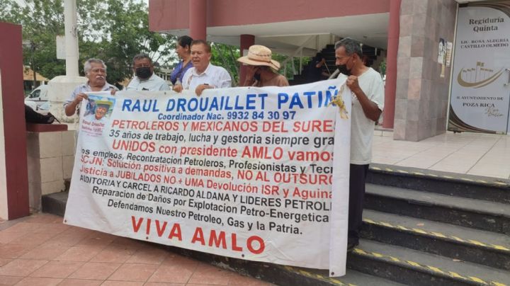 Jubilados protestan por la defensa de los derechos laborales de petroleros