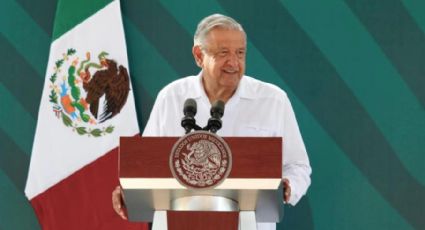 AMLO se compromete a ayudar y becar a jóvenes que quieren estudiar medicina