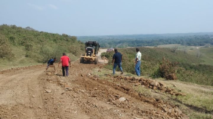 Rehabilitará más de 160 kilómetros de caminos interparcelarios en la región citrícola