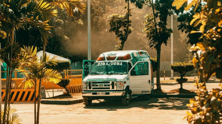 ¿Quién da más? Subastarán vehículos de lujo para comprar ambulancias