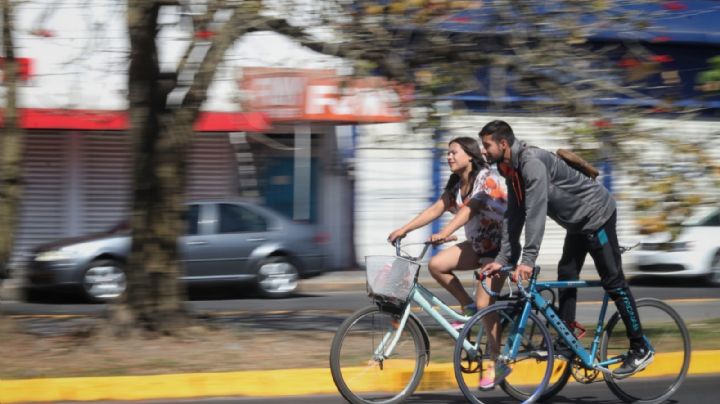 Samuel García 'respalda' a ciclistas: veta ley que afecta a ciclovías en Nuevo León