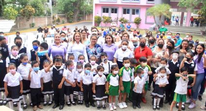 Entrega DIF desayunos calientes a estudiantes de Tihuatlán; son 3,400 los beneficiados