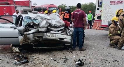 ¡El susto de su vida! Chofer queda prensado tras grave accidente automovilístico