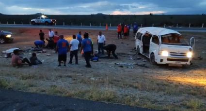 Migrantes pierden la vida tras volcadura en Cadereyta, Jiménez NL