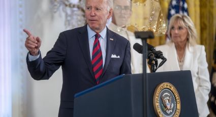 Biden se pone 'estilo AMLO': suspenderá 3 meses impuestos a las gasolinas