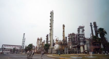 Se registra incendio en refinería de Pemex en Cadereyta