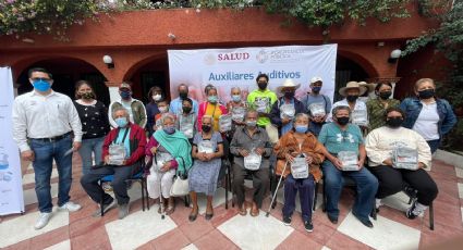 Aparatos auditivos, lentes y bastones para 200 personas de escasos recursos