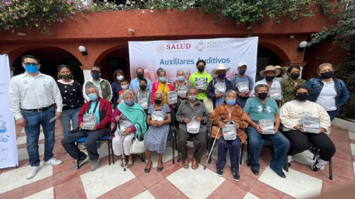 Aparatos auditivos, lentes y bastones para 200 personas de escasos recursos