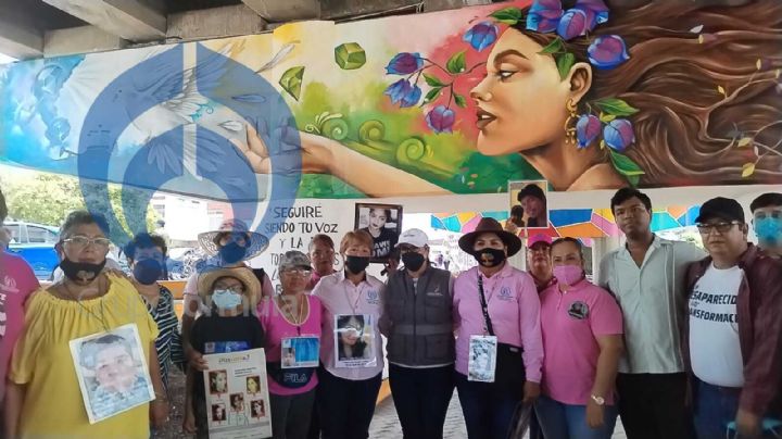 Entregan mural en reconocimiento a familiares en búsqueda de desaparecidas