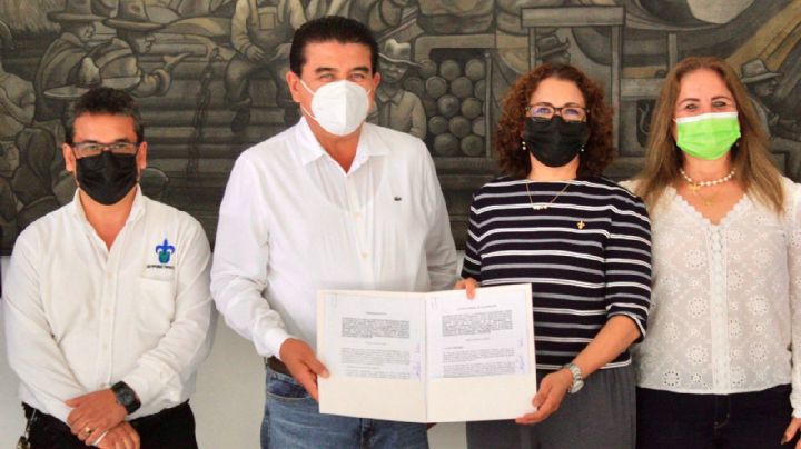 La UV y el DIF de Tihuatlán firman convenio en materia de salud