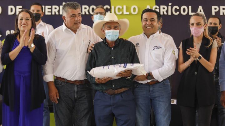 Apoyan a productores de maíz de la capital del estado