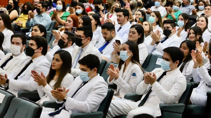 129 médicos concluyen internado en el Hospital General de Culiacán