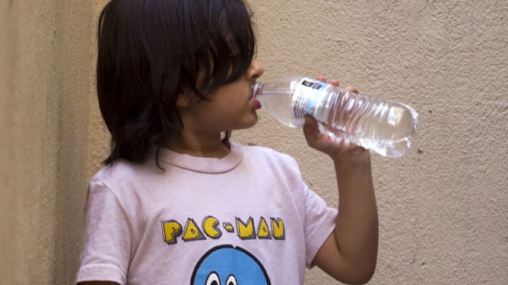 Sequía en Nuevo León acaba hasta con el agua embotellada de Monterrey