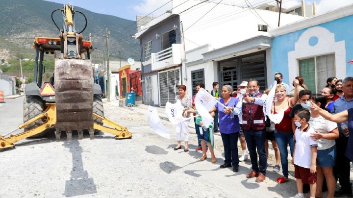 Continúa reconstrucción de calles en Escobedo NL