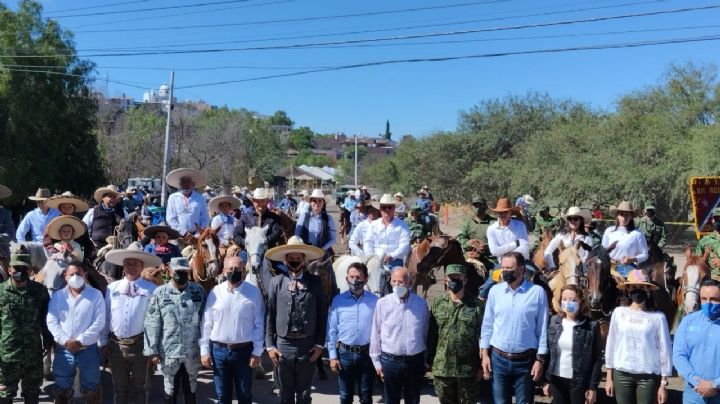 Cabalgata en Santa Rosa Jáuregui para reconocer apoyo social del Ejército