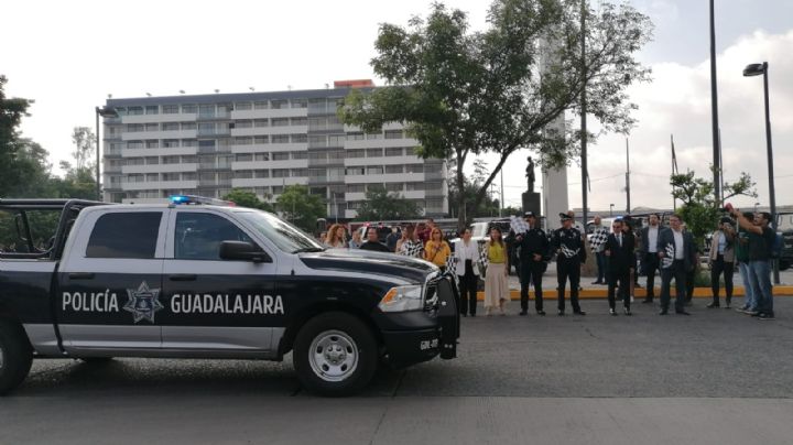 Completan entrega de patrullas en Guadalajara