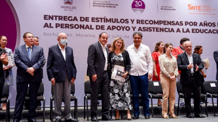 Gobierno de Morelos entregó 706 estímulos por años de servicios a personal del IEBEM