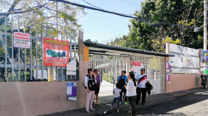 Denuncian malos manejos en primaria Rafael Camacho Guzmán