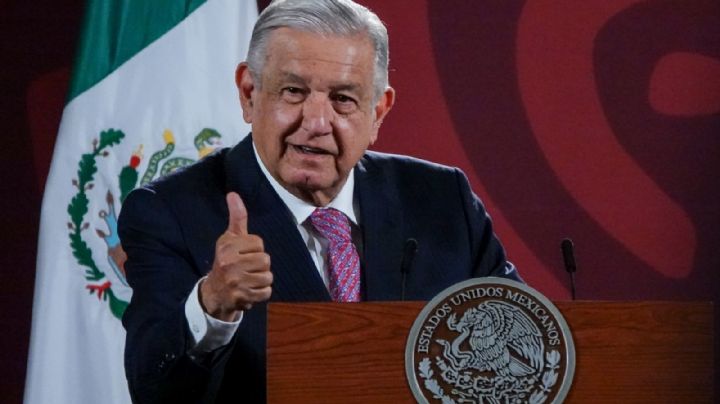 Entre más sabiondos, más traidores a la patria, dice AMLO sobre 'bomba' de EU