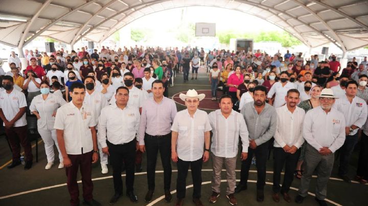 A favor de la educación gratuita en Sonora entregan apoyos a estudiantes en Benito Juarez