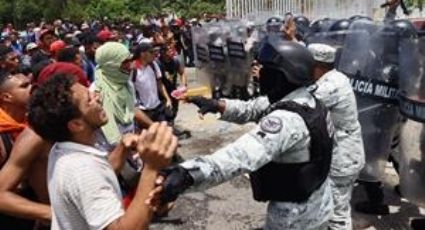 Caravana ataca oficina migratoria en el municipio mexicano de Huixtla