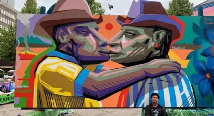 Tigres y Rayados: recrea mural en Europa "Beso entre dos hombres de Monterrey"