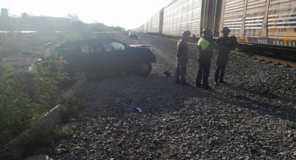 Mueren bebé y niña tras choque con el tren en García, NL