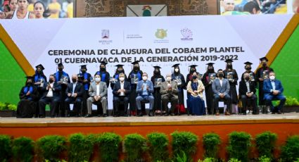 Cuauhtémoc Blanco asistió a la ceremonia de graduación del COBAEM Cuernavaca