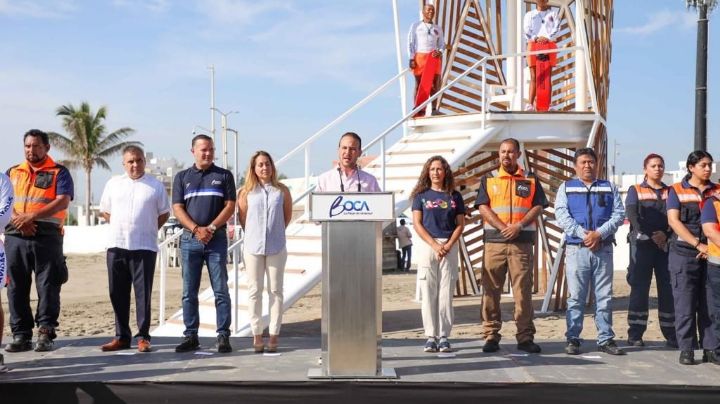 "Baywatch" Boca del Rio, renovación en torres de guardavidas