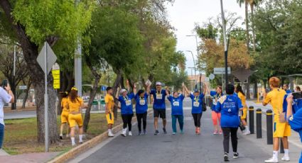 Adultos mayores realizan Caminata por la Salud