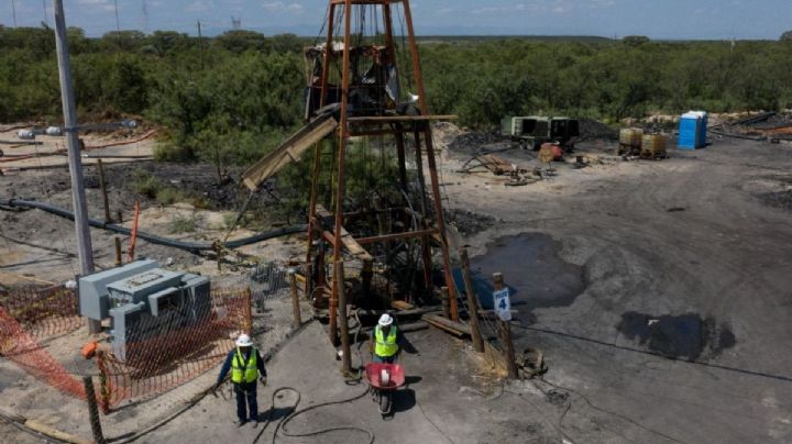 Mineros atrapados: Dan a elegir a familiares entre indemnización o cuerpos, acusan