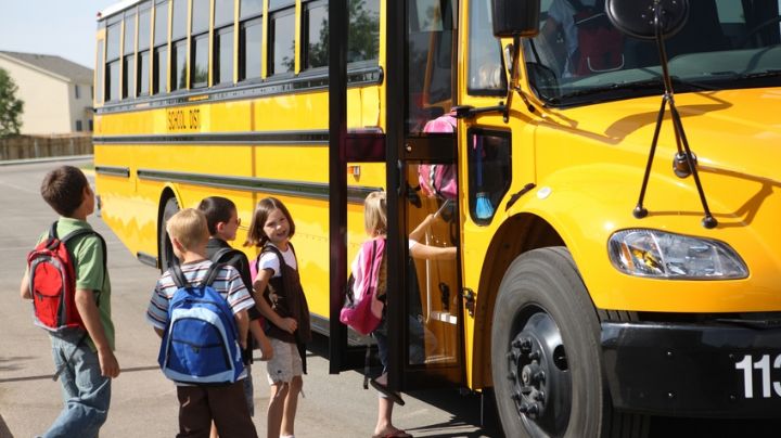 ¡Por fin regresan! Anuncian reactivación de las rutas del transporte escolar