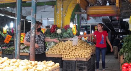 Inflación: ¿Por qué bajan los combustibles pero no el precio de la comida? Esto dice Hacienda