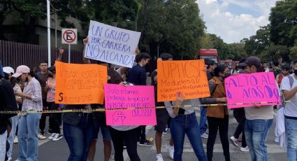 Alumnos del IPN exigen con bloqueos renuncia del director de UPIICSA