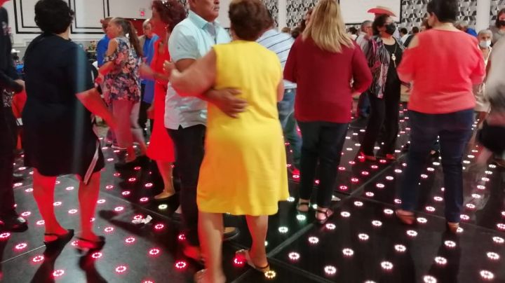 Realizan baile y desayuno para adultos mayores de Ciudad Juárez