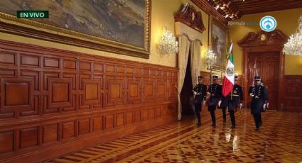 Colegio Militar: Así entregaron los cadetes la bandera a AMLO para el Grito