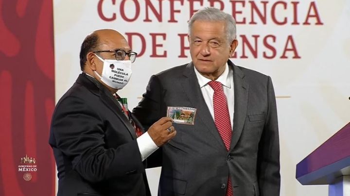 (VIDEO) AMLO le hace 'el año' a Lord Molécula en la 'mañanera'